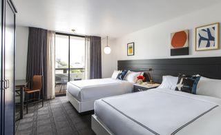 Hotel room with two bed linen at The Buchanan, San Francisco, USA