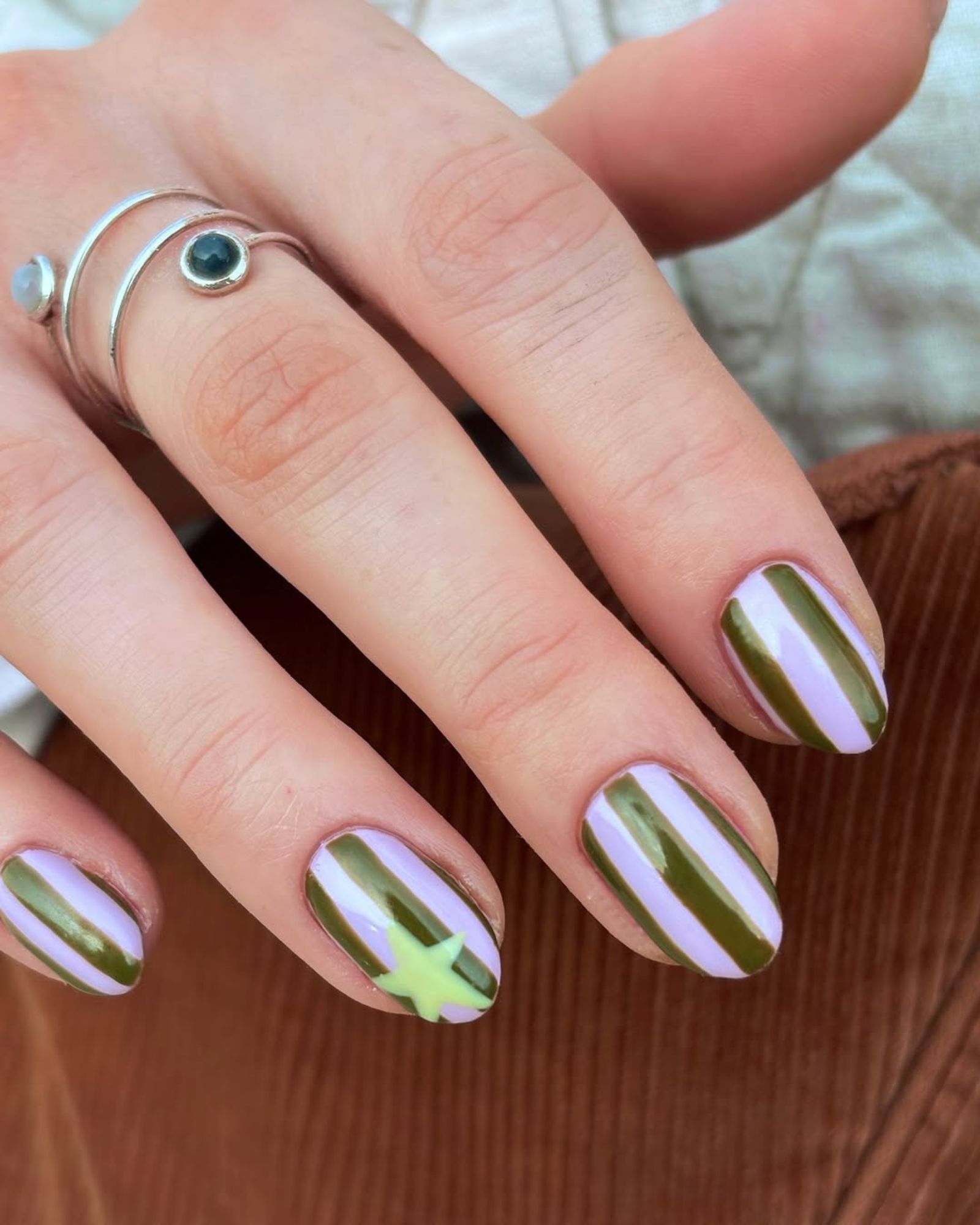 Striped Nail Art @studiokikimcr