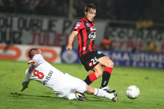 Cyril Rool in action for Nice against PSG in 2007