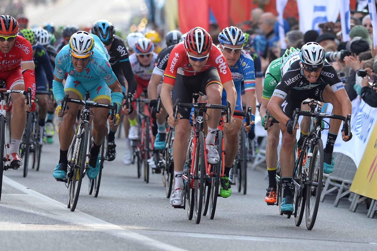 The sprint for fourth in stage 1 goes to Tosh Van der Sande (Lotto Soudal)