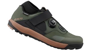 The Shimano GE900 MTB shoe in Olive