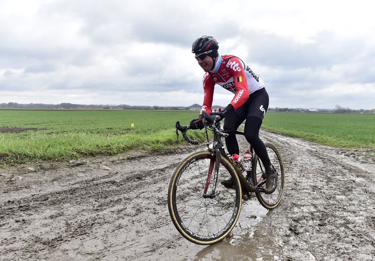 Jelle Wallays (Lotto Soudal) seems to enjoy the mud