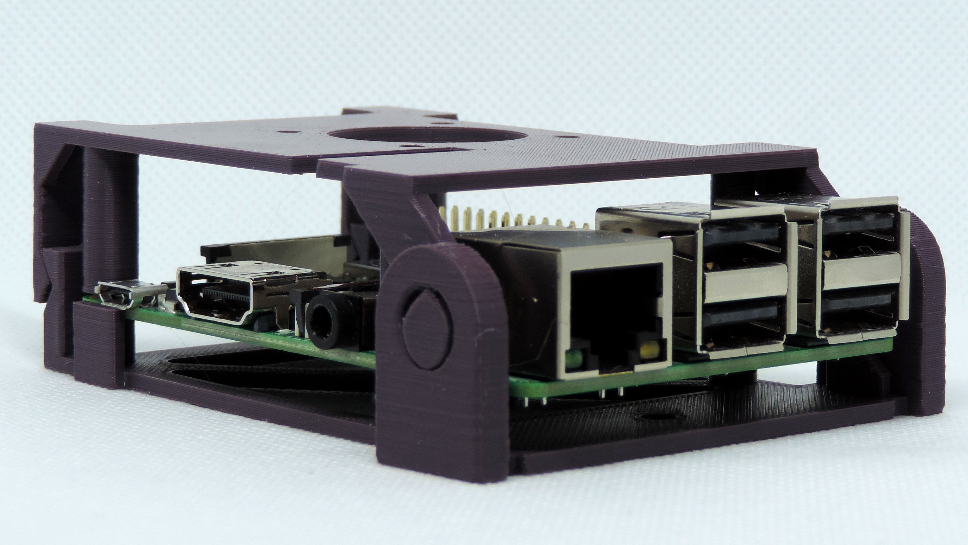 dramatiker Vi ses i morgen Outlaw 3D Printed Raspberry Pi Case Folds Around Your Pi | Tom's Hardware