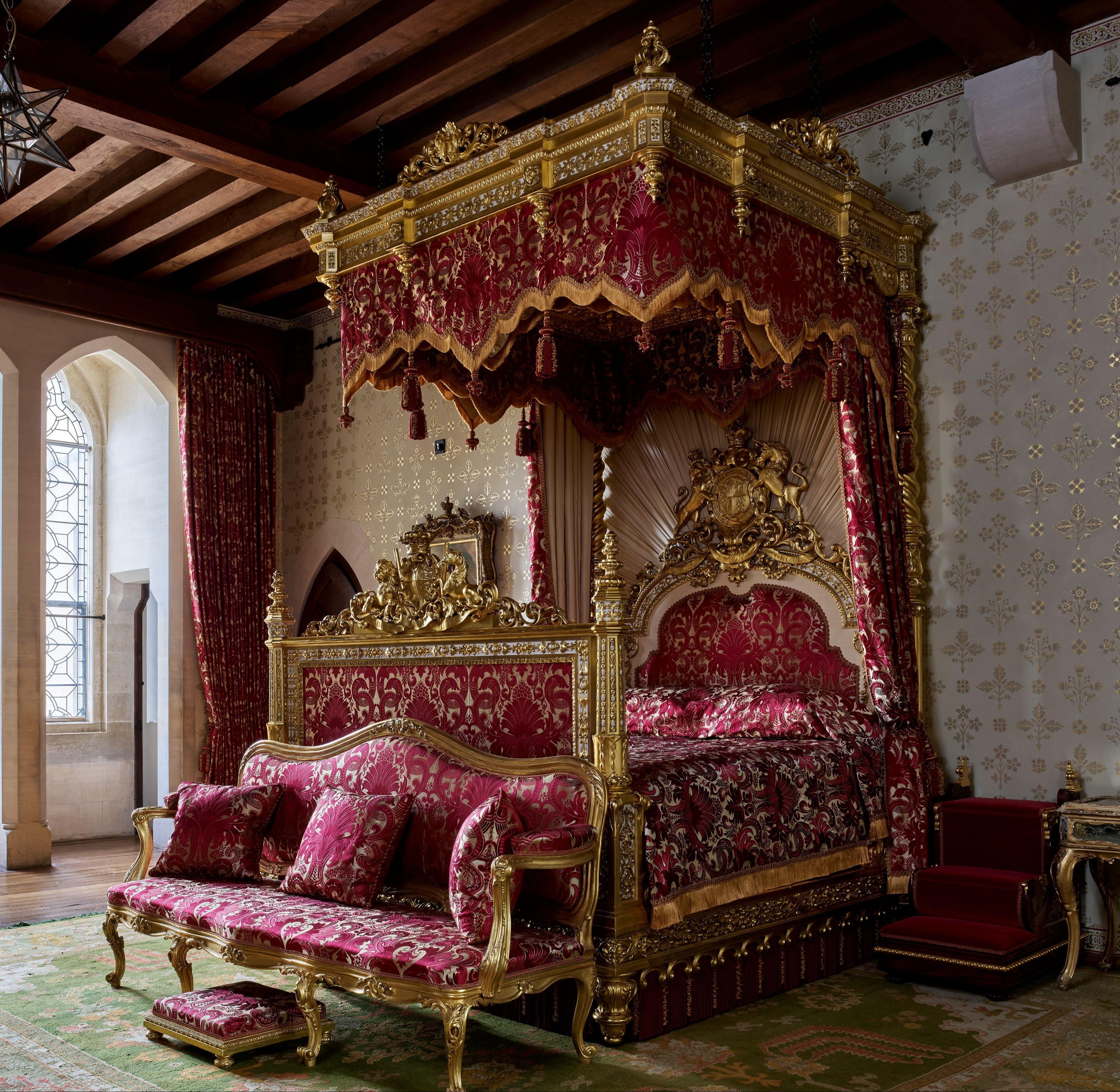 The state bed commissioned to receive Queen Victoria at Arundel Castle