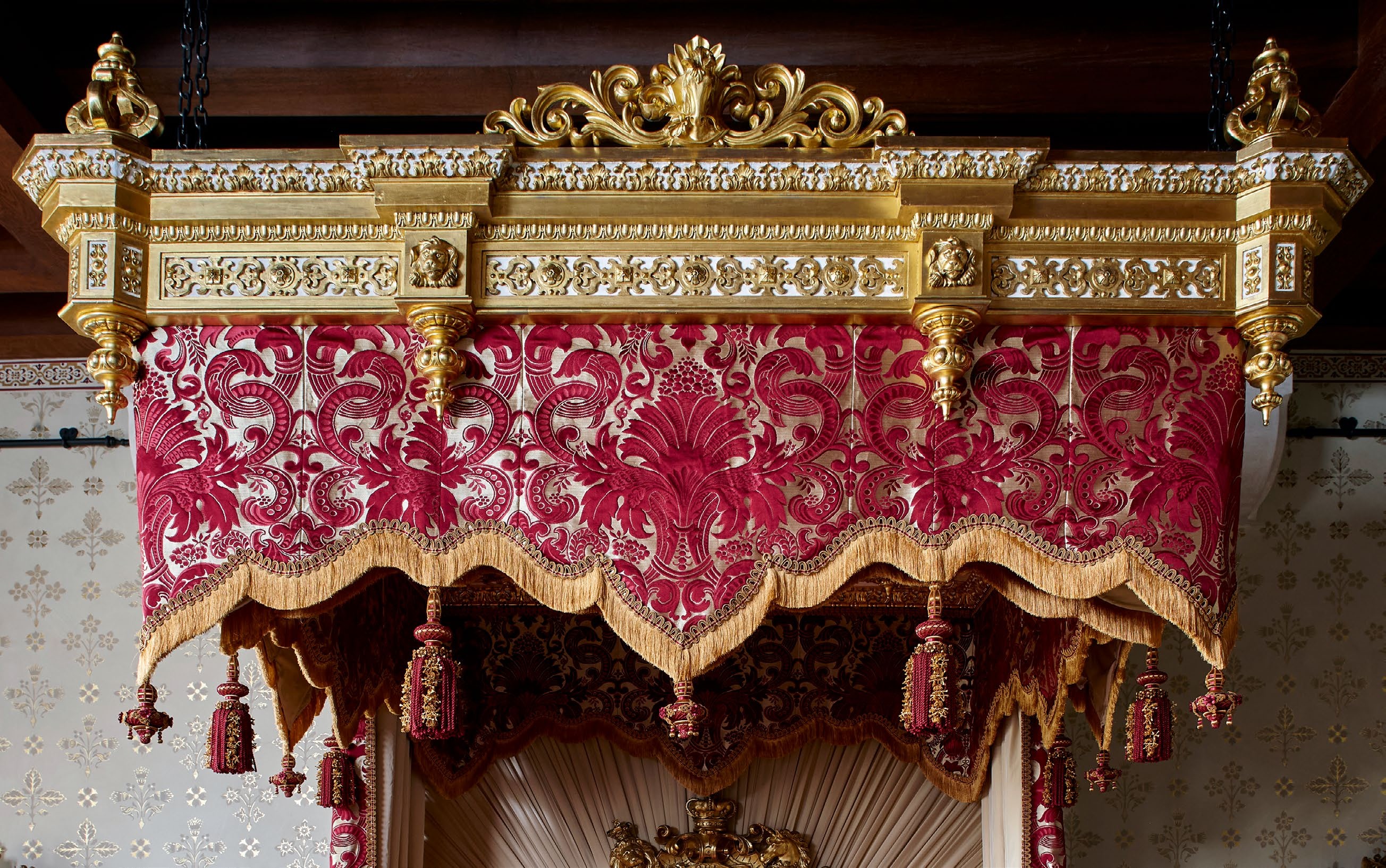 The state bed commissioned to receive Queen Victoria at Arundel Castle