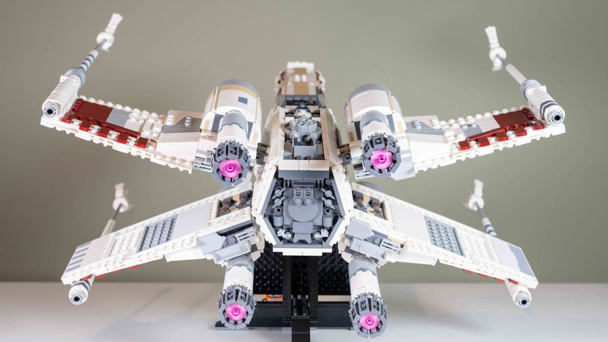 Lego UCS X-Wing Starfighter, rear view