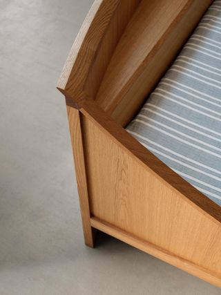 Kaare Klint by Carl Hansen & Søn bed details