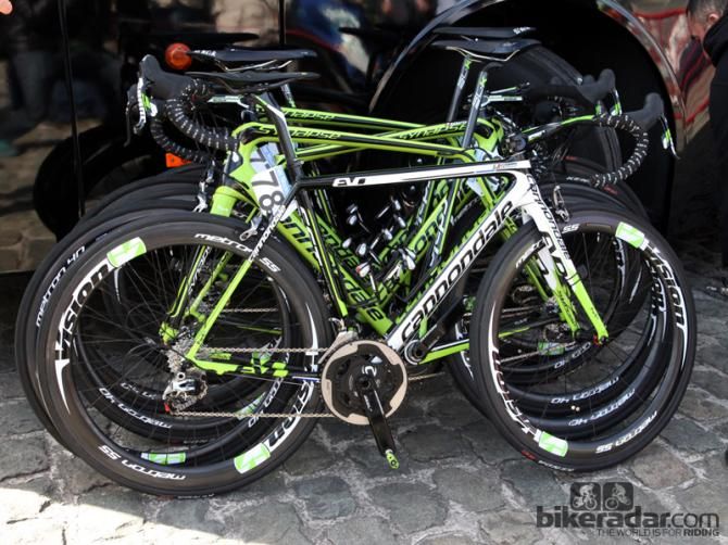 While most of the Cannondale team went with the smoother-riding Synapse Hi-Mod, Elia Viviani went opted for the SuperSix EVO