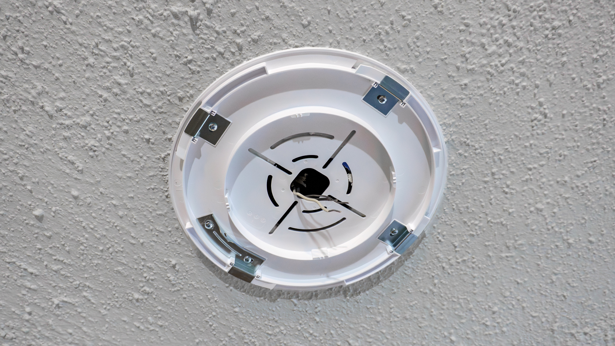 The Govee Ceiling Light Ultra's mounting plate installed on the ceiling