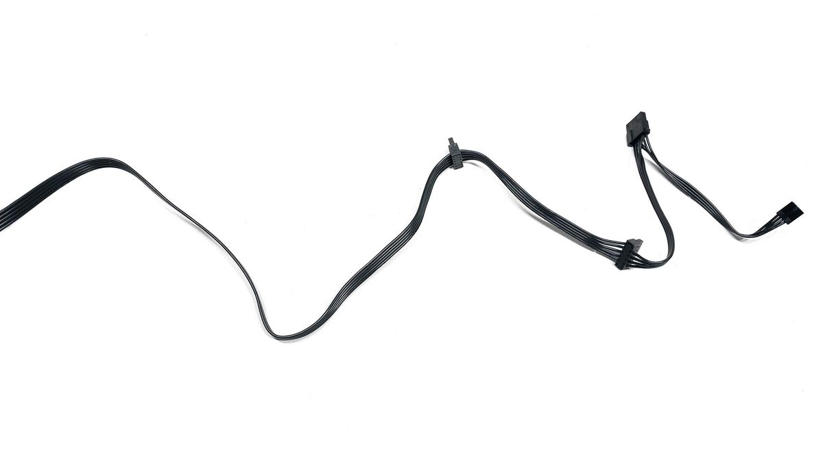 XPG Pylon 650