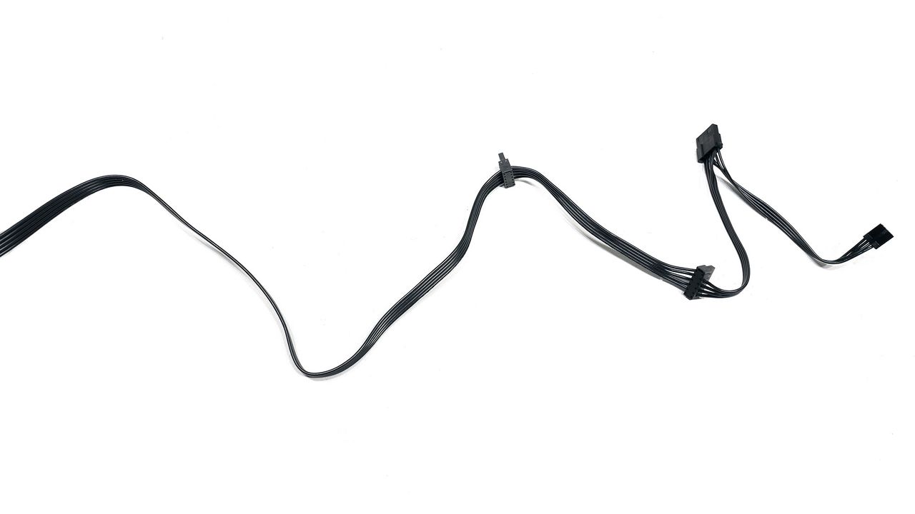 XPG Pylon 650