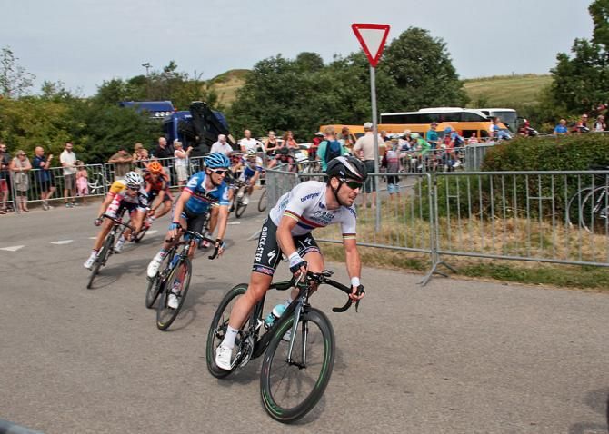 Mark Cavendish rounds a bend