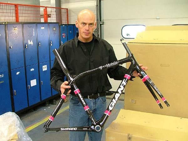 William Hebing shows T-Mobile's new