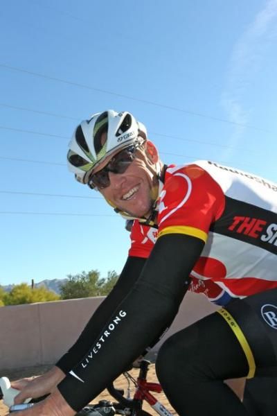 Lance Armstrong in the new RadioShack team kit