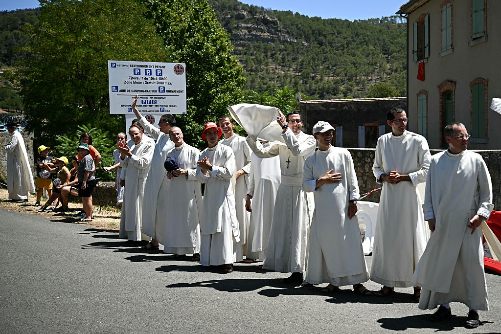 2026 Tour de France stage 4: spectators lining the route