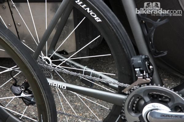 Check out the graphics on the inside of Jens Voigt's (RadioShack-Nissan-Trek) custom painted Trek Madone 7-Series.