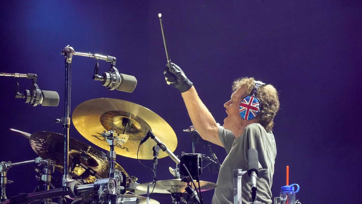 Rick Allen onstage