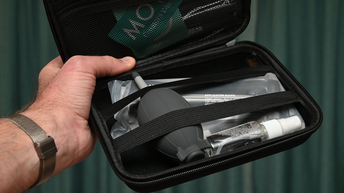 Movo Deluxe Essentials Camera Cleaning Kit
