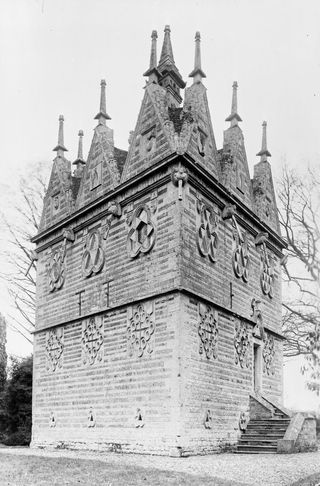 Triangular Lodge