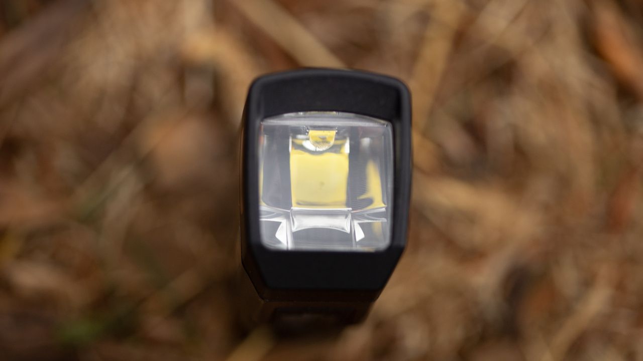 Trek Commuter Pro RT review detail of square reflector