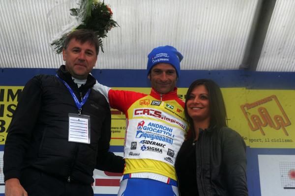 Michele Scarponi (Androni Giocattoli) continues to lead the general classification.