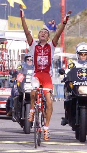 Igor Gonzalez de Galdeano (Vitalicio Seguros) wins stage 12 of the Vuelta at Arcalis.