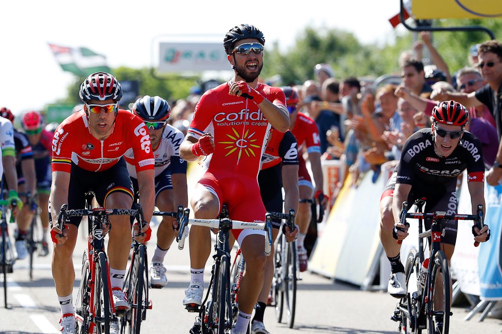 Nacer Bouhanni salutes Muhammad Ali after winning stage 1 at Criterium du Dauphine