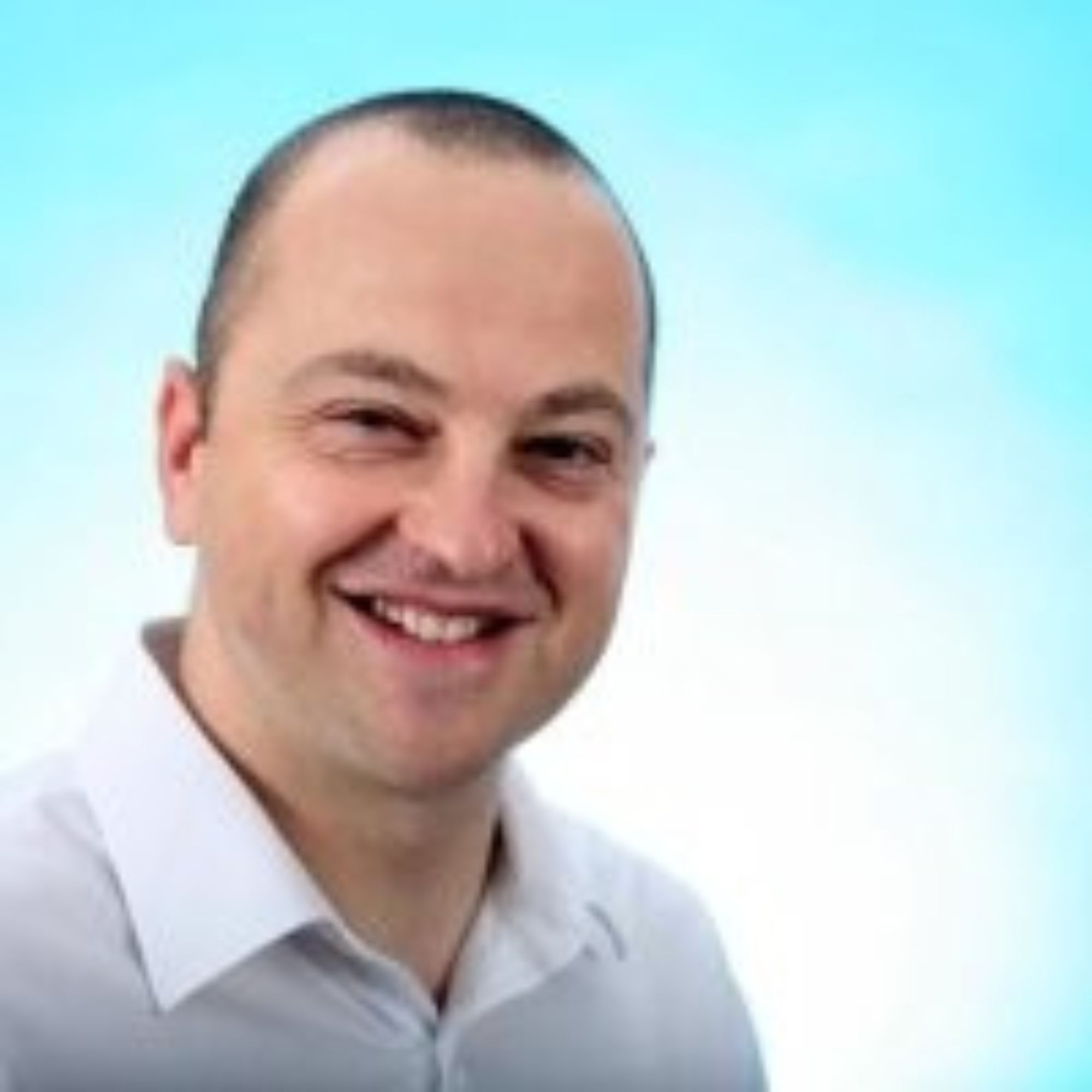 Headshot of Simon Weigh. 