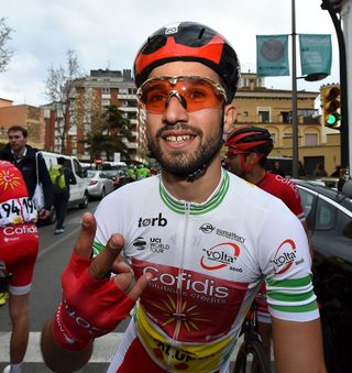 Nacer Bouhanni holds up two fingers for the number of wins so far at Catalunya