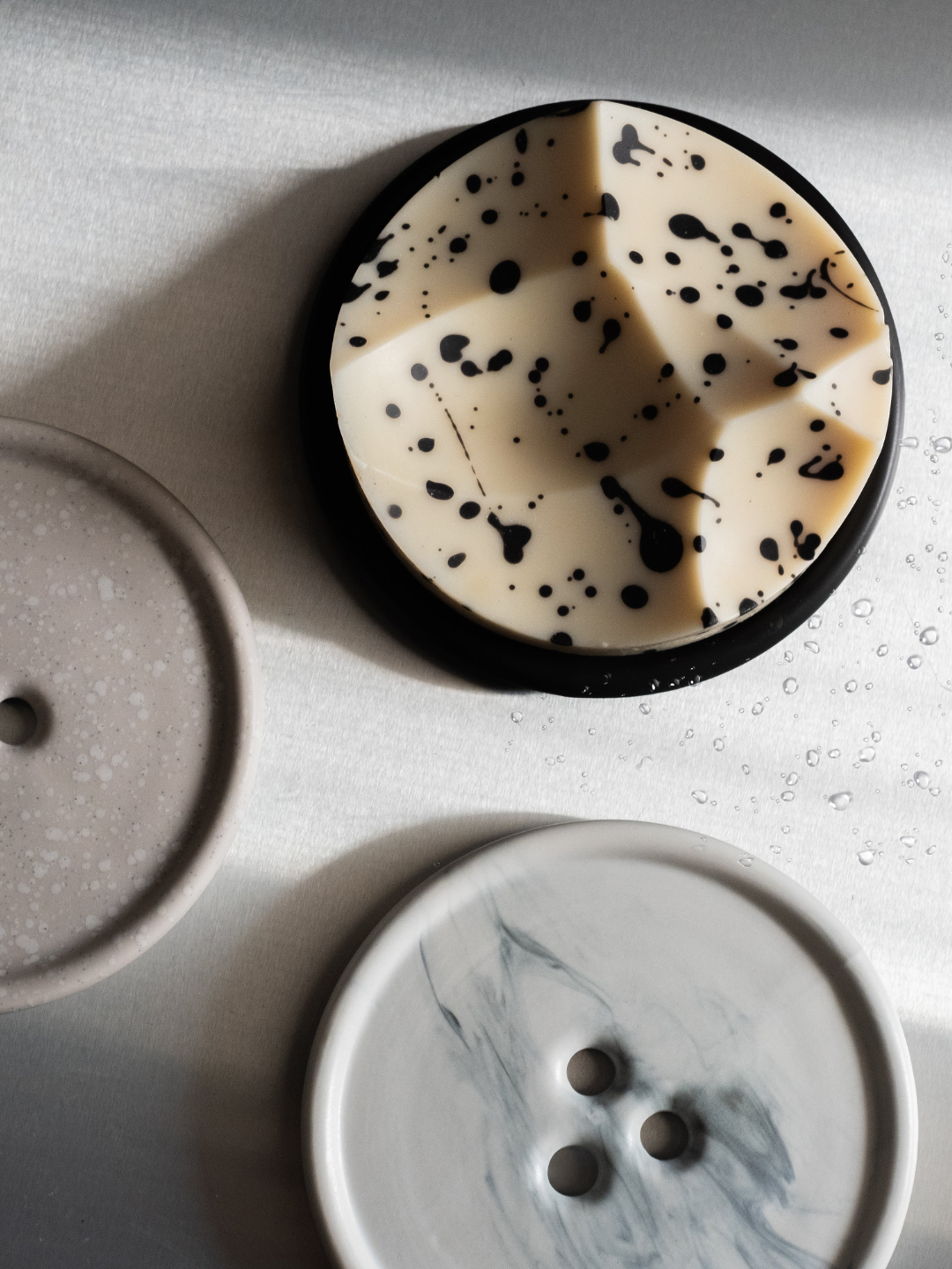 A speckled soap from UM&amp;Eacute;
