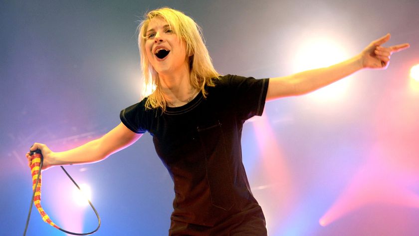 Paramore&#039;s Hayley Williams performing live in 2009