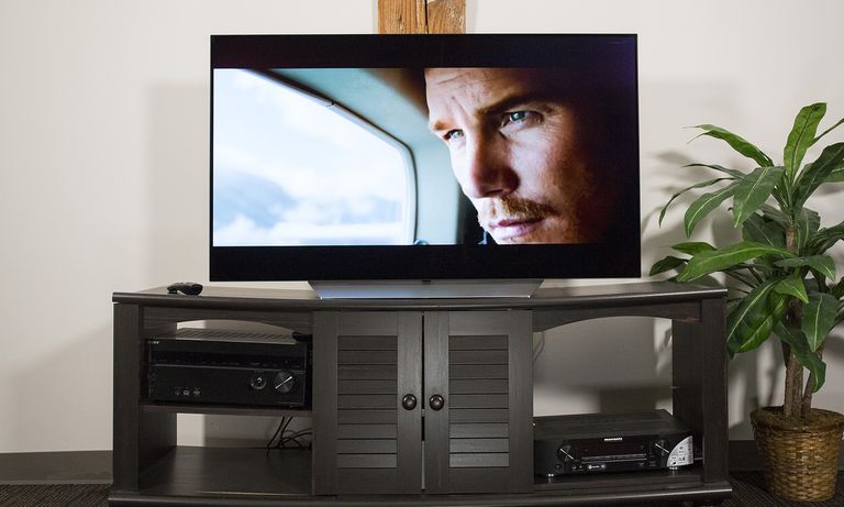 LG 55-inch C7 OLED (OLED55C7P) Review: An Unbeatable OLED Bargain | Tom