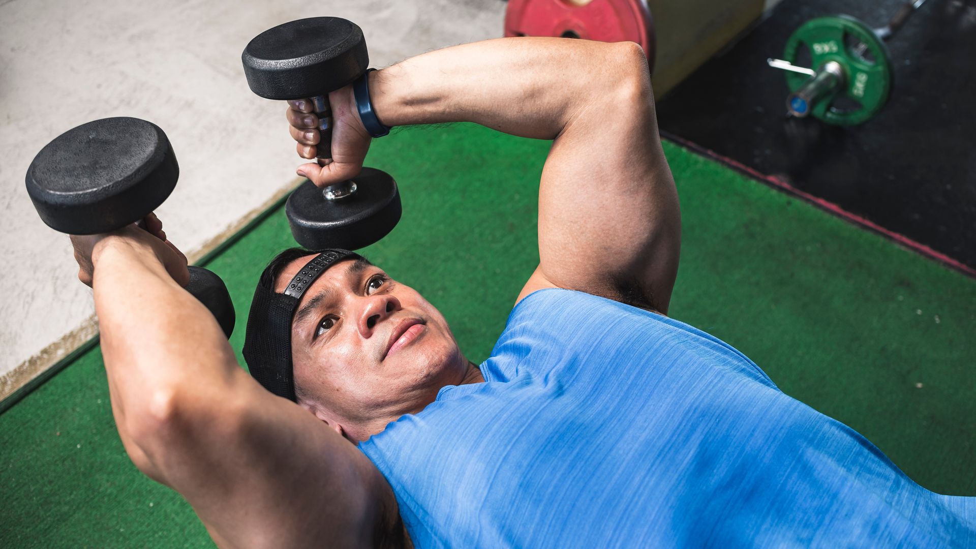 How to do skull crushers and work your triceps Tom