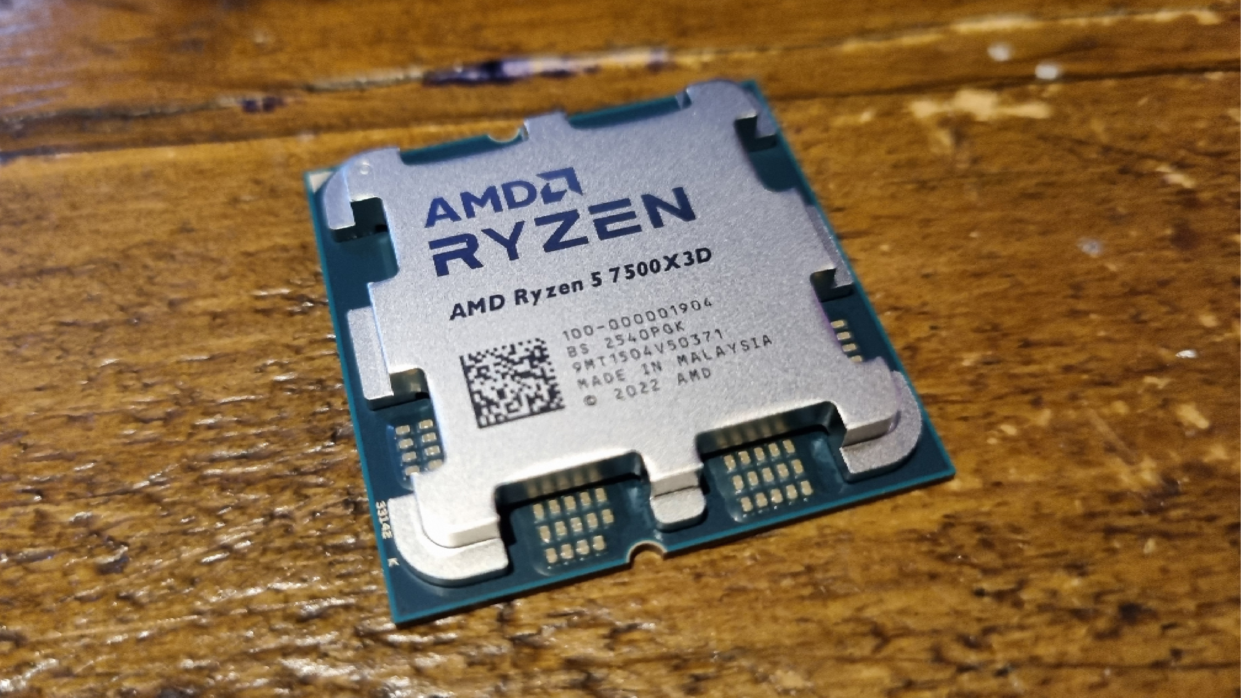 Processeur AMD Ryzen 5 7500X3D - 6 Cœurs / 12 Threads - Socket AM5 - Pour Gaming Haute Performance