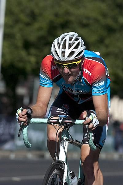 Luke Durbridge (Jayco/AIS) from Western Australia attacked the field and rode solo for several laps in an attempt to steal the win.