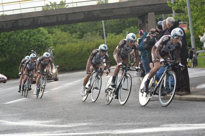 AG2R La Mondiale coming apart a bit in the turn