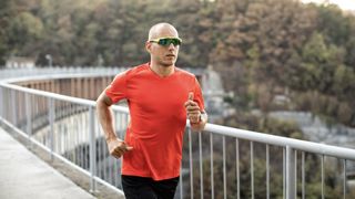 runner with sunglasses