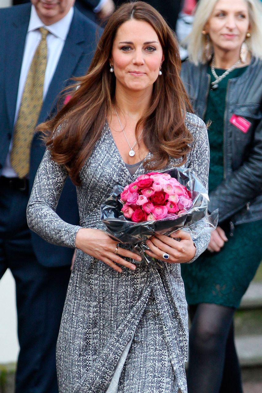 Kate Middleton to show off baby bump during visit to Grimsby next week ...