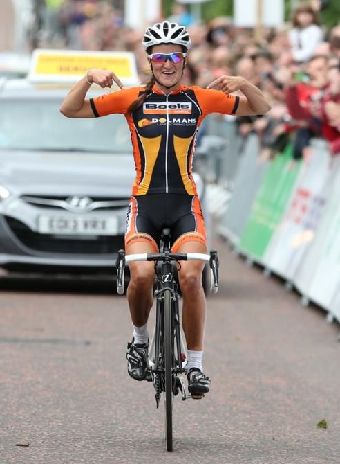 Lizzie Armitstead (Dolmans Boels) celebrates winning the Britsih road race championships