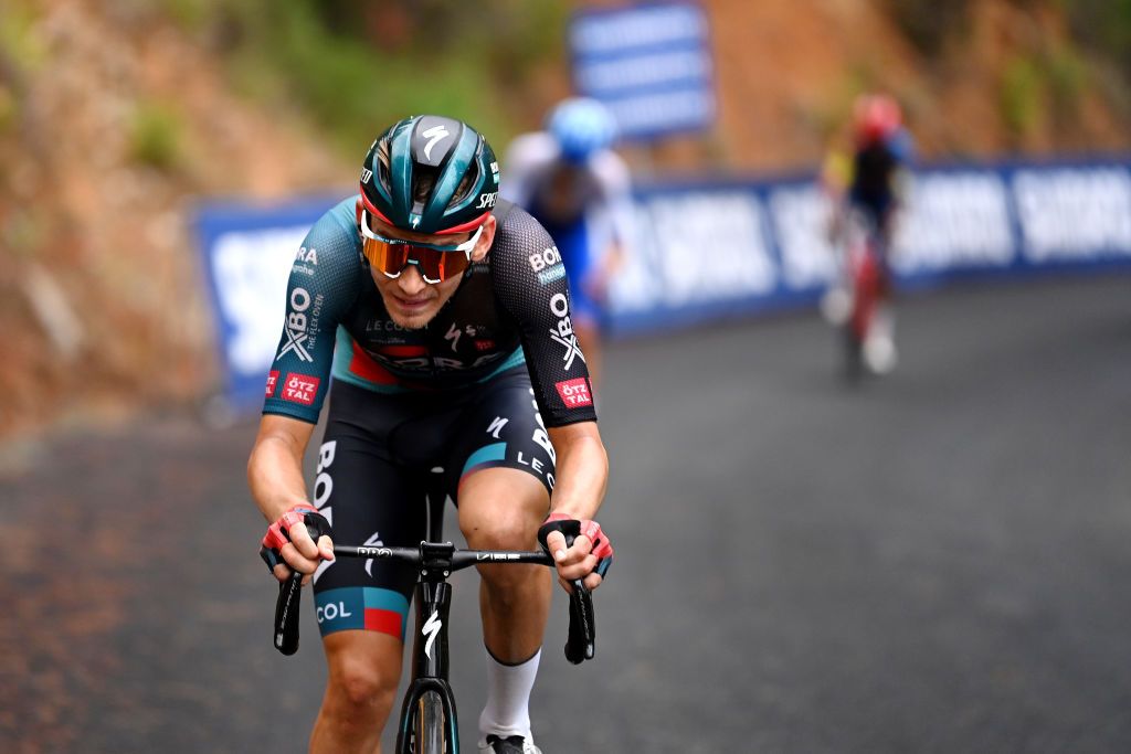 Lennard K&auml;mna (Bora-Hansgrohe) launches his solo attack
