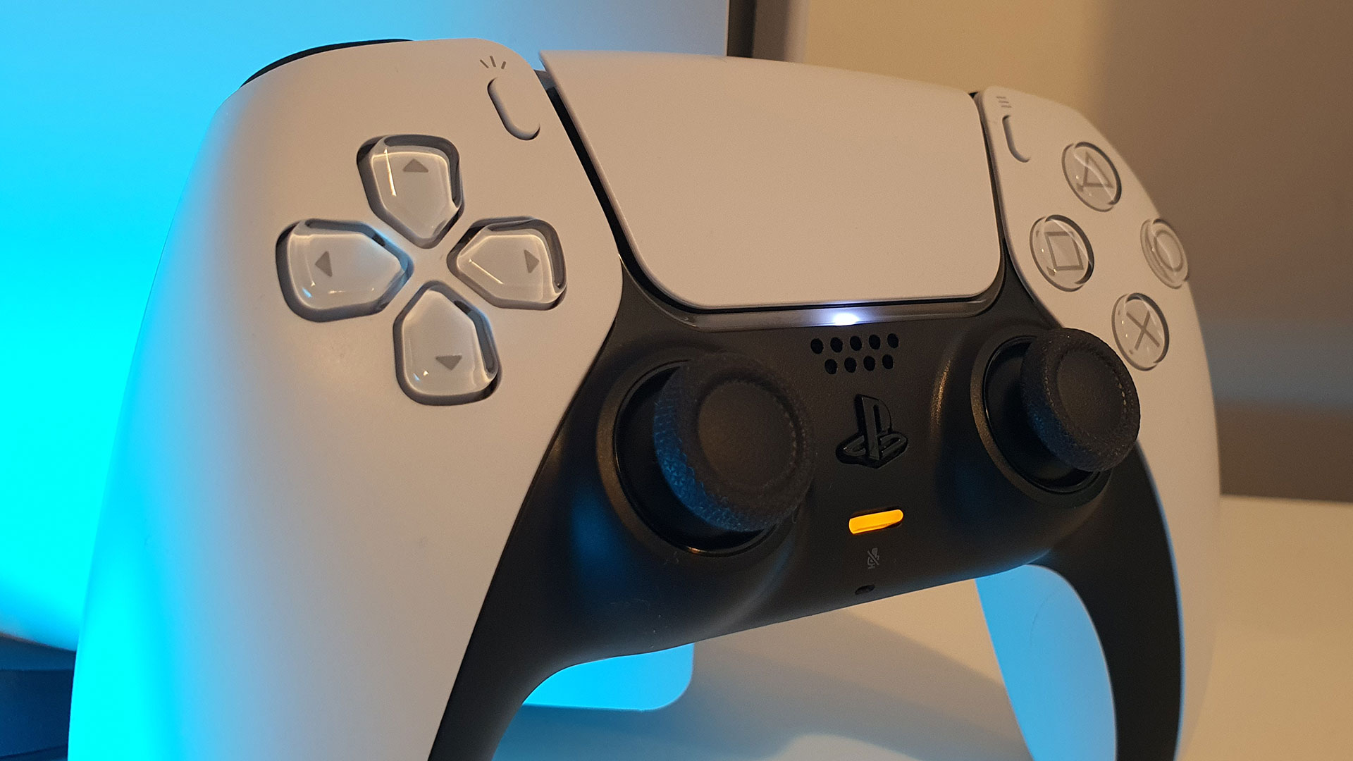 DualSense PS5 controller