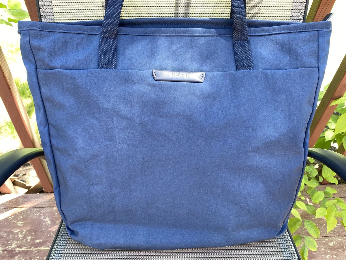 Bellroy Tokyo Tote review: Carry your 13-inch laptop and more in style ...
