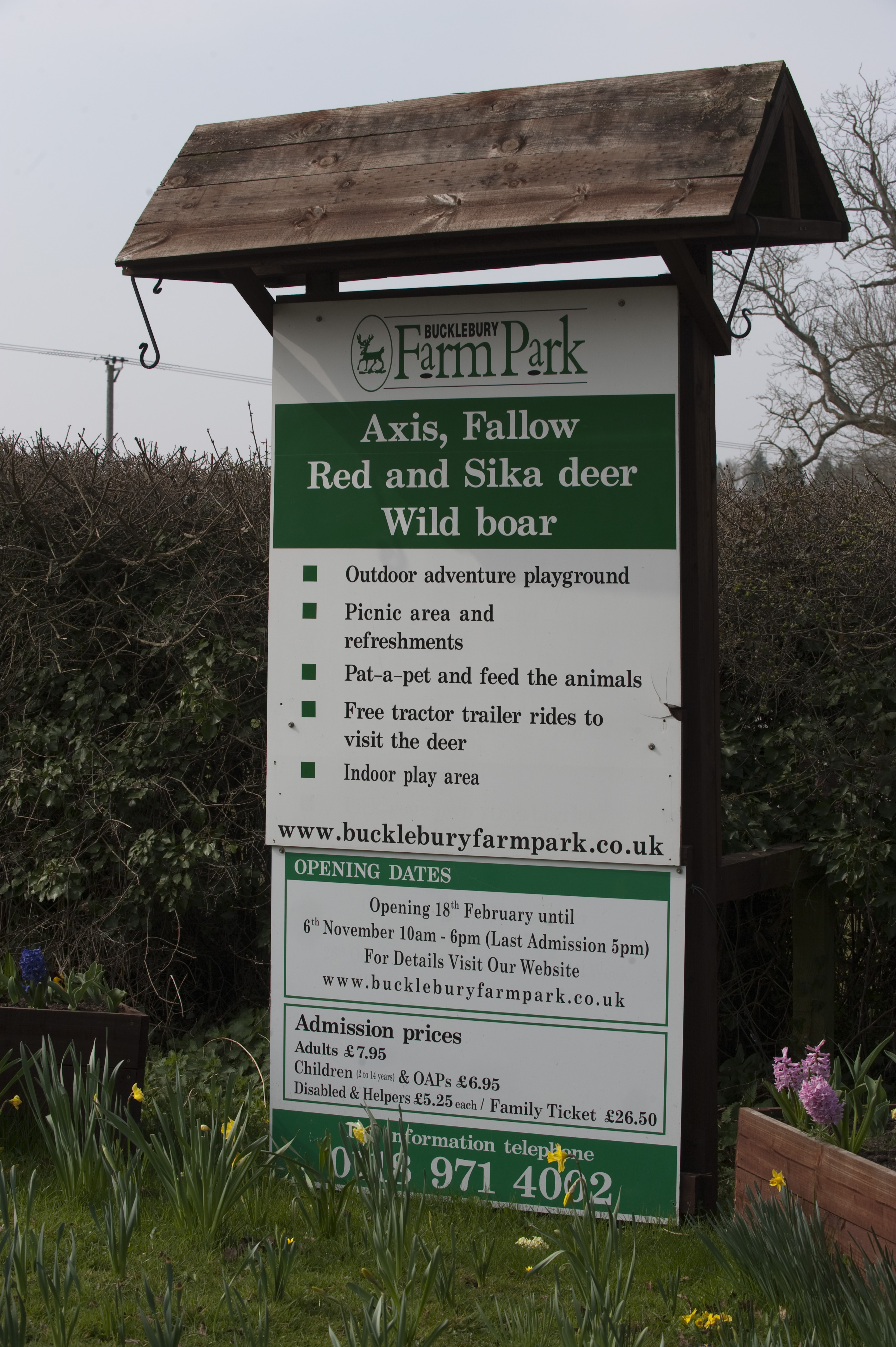 A sign for Bucklebury Farm Park