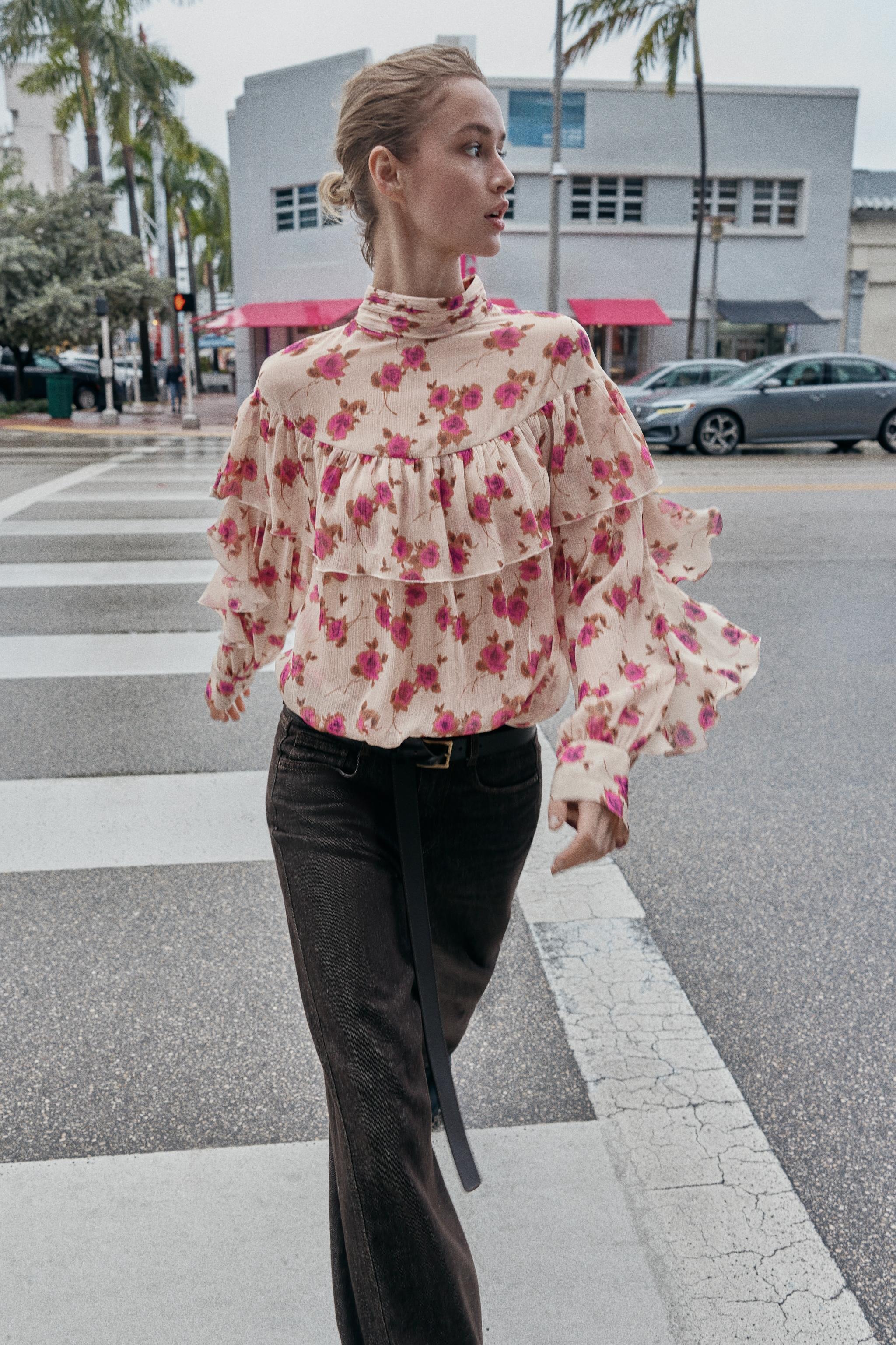 zara, PRINTED RUFFLED BLOUSE