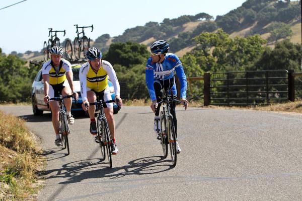 Chris Boardman offers advice to Rory Sutherland in Solvang.