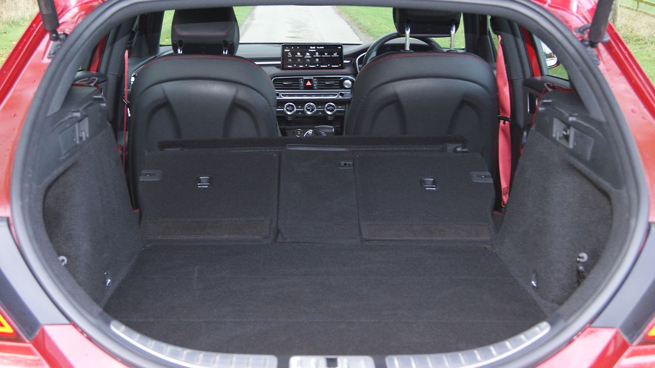 Genesis G70 Shooting Brake boot with seats down