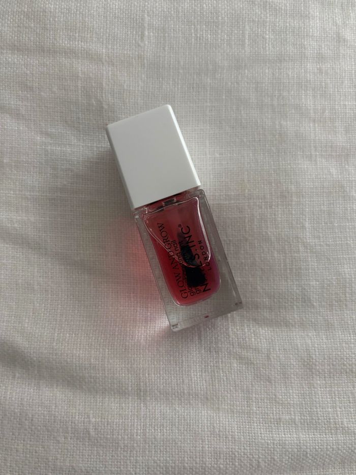 A picture of the Nails Inc nail brightener