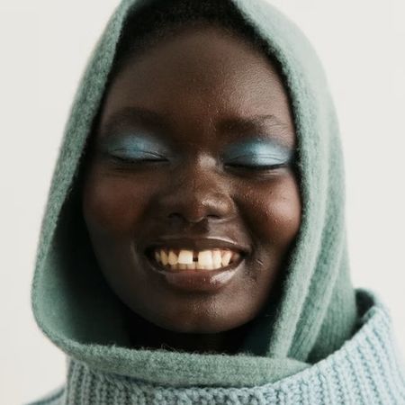 S&egrave;zane models wearing cozy fall favorites and sweaters