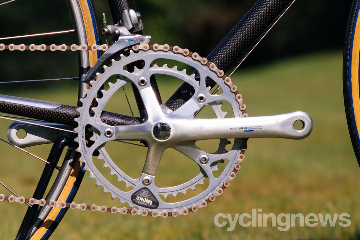 Close up of a silver biopace chainset