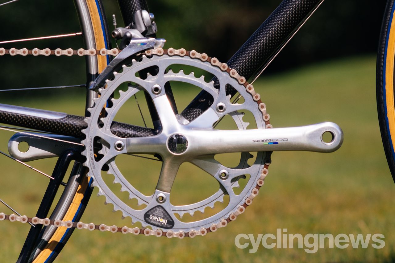 Close up of a silver biopace chainset